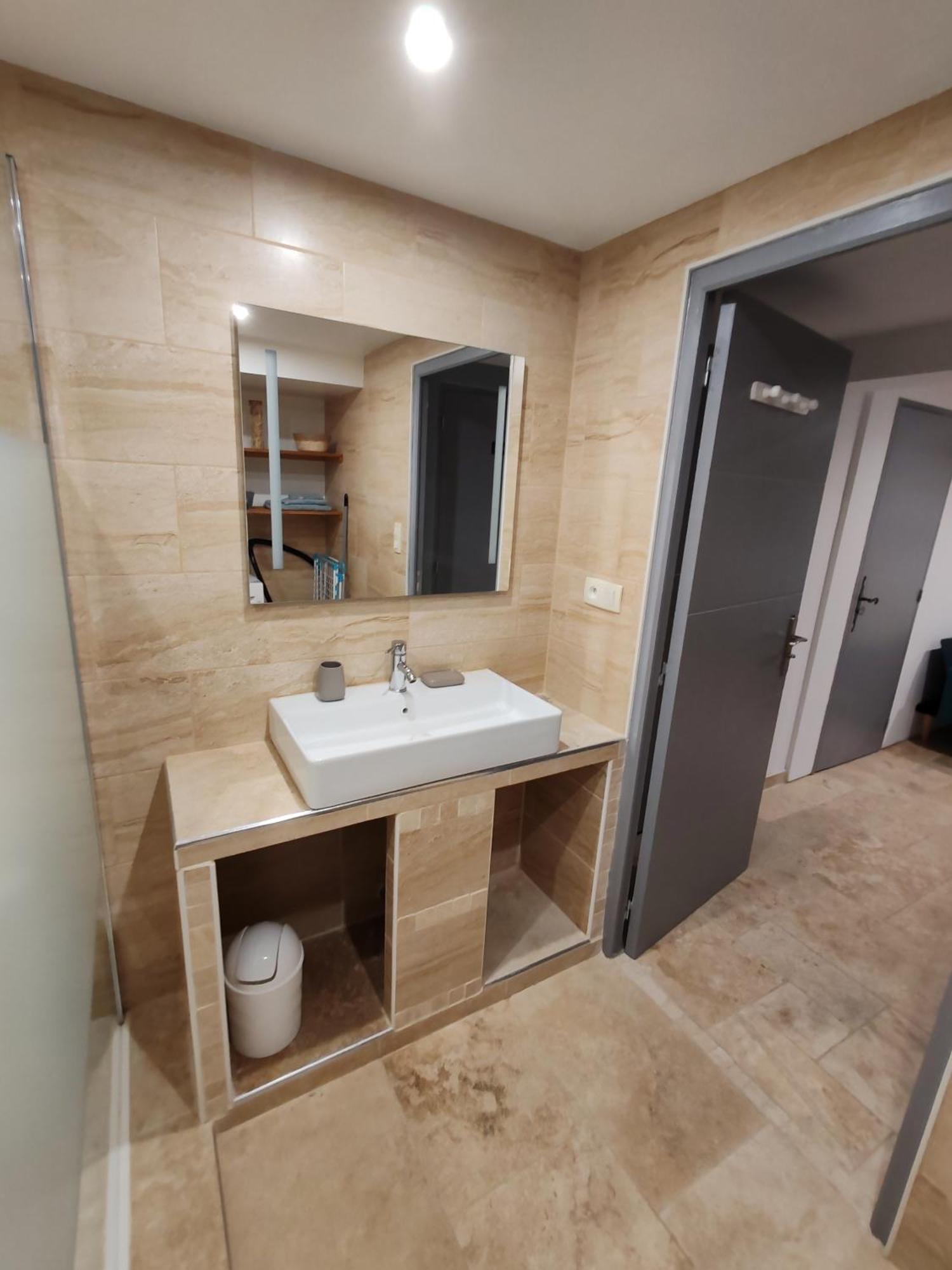 Appartement T3 Neuf Proche Centre Ville, Clim Et Parking Et Centrale Edf Valence  ภายนอก รูปภาพ